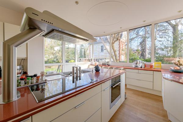 A vendre - Demeure de Maître - Appartements indépendants -Maisons Laffitte -10 pièce(s) 381 m2  habitables- 1600 m² de terrain-7 chambres entre ville et nature.