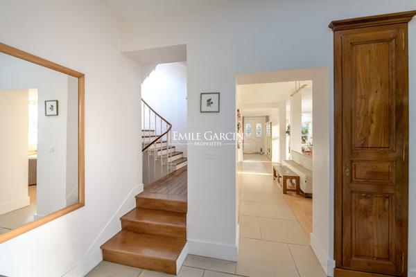 A vendre - Demeure de Maître - Appartements indépendants -Maisons Laffitte -10 pièce(s) 381 m2  habitables- 1600 m² de terrain-7 chambres entre ville et nature.