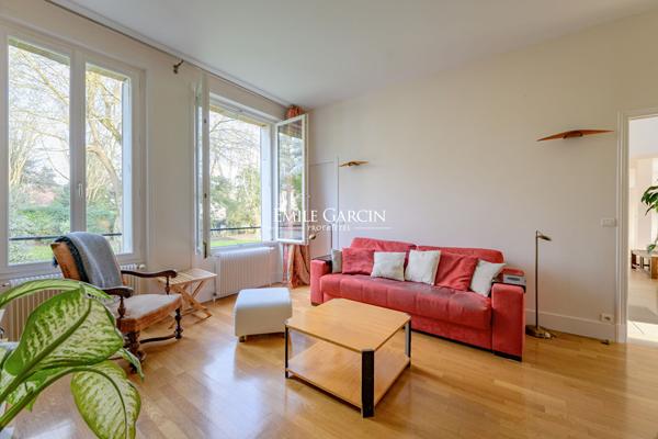 A vendre - Demeure de Maître - Appartements indépendants -Maisons Laffitte -10 pièce(s) 381 m2  habitables- 1600 m² de terrain-7 chambres entre ville et nature.