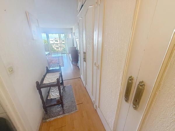Vente                                                      Appartement
                        
                     2 pièces                      53 m2                     à Cannes