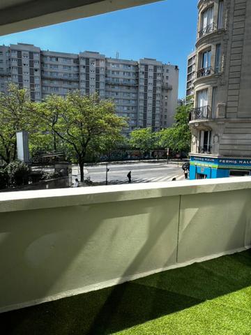 Appartement de 36 m2 avec balcon refait à neuf - Paris 15