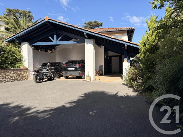 Maison à vendre  6 pièces - 158 m 2   ST JEAN DE LUZ  - 64