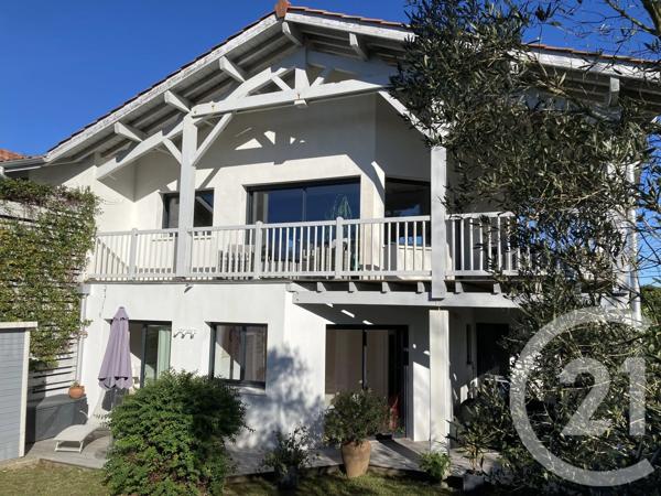 Maison à vendre  6 pièces - 158 m 2   ST JEAN DE LUZ  - 64