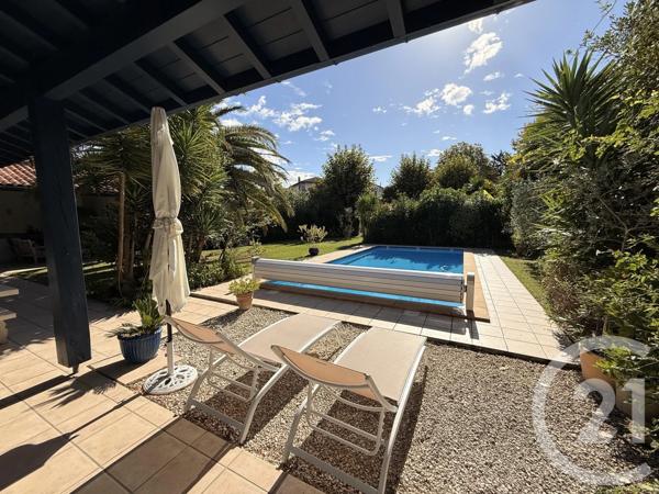Maison à vendre  6 pièces - 158 m 2   ST JEAN DE LUZ  - 64