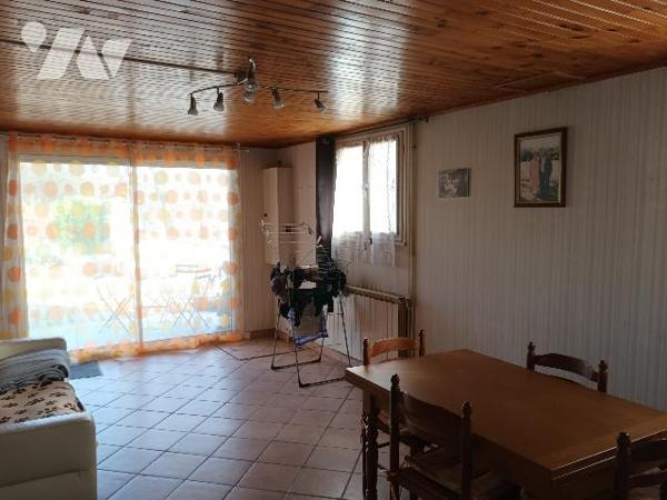 Villa au calme avec 4 140 m² de terrain