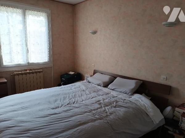 Villa au calme avec 4 140 m² de terrain