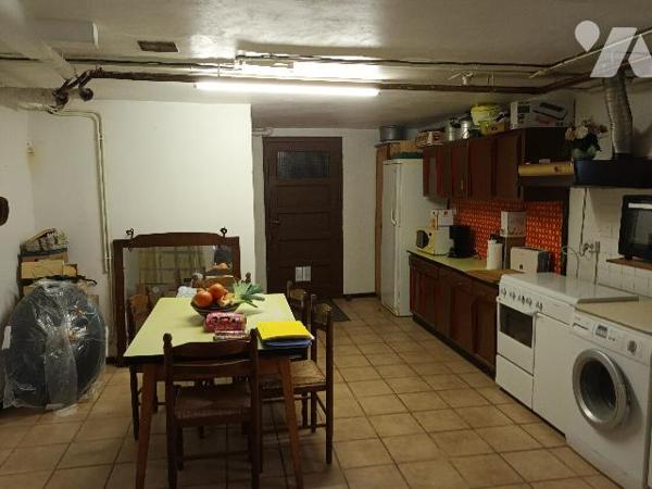 Villa au calme avec 4 140 m² de terrain