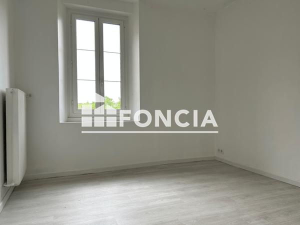 Location Maison 2 pièces 62.25 m² - 20 RUE MONTGRILLON La Selle En Hermoy 45210