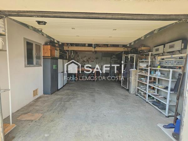 VILLA DE PLAIN PIED AVEC GARAGE ET JARDIN CLÔTURÉE