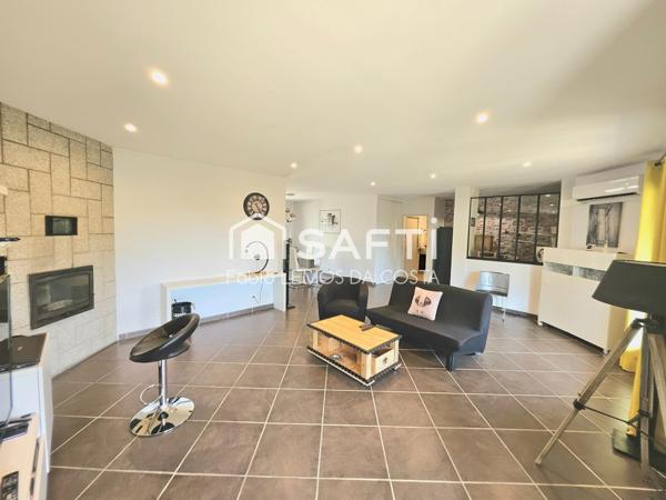 VILLA DE PLAIN PIED AVEC GARAGE ET JARDIN CLÔTURÉE