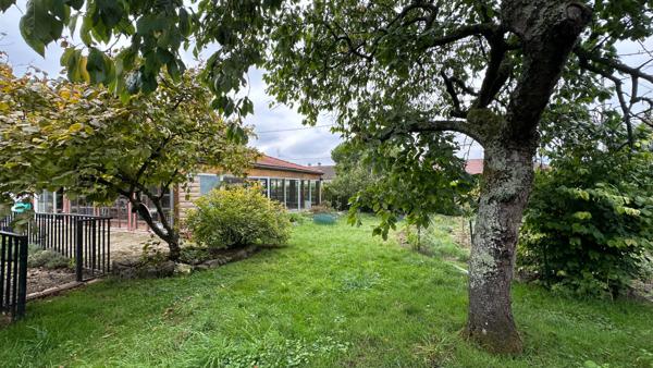 Maison de charme avec piscine chauffée, située à Compiègne ( port de plaisance)