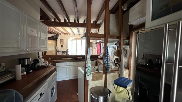 Maison de charme avec piscine chauffée, située à Compiègne ( port de plaisance)