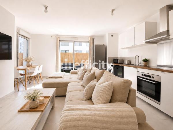 Appartement
         3 pièces
        - 52 m² 170 000 € *