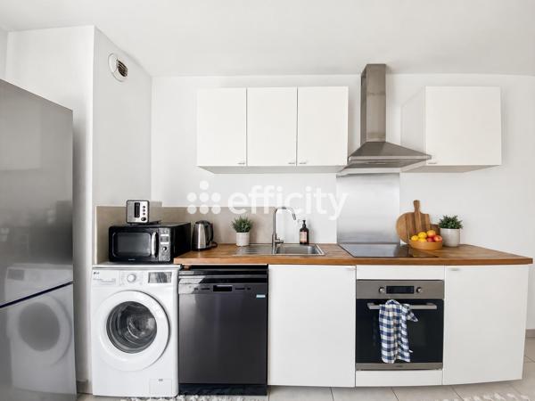 Appartement
         3 pièces
        - 52 m² 170 000 € *