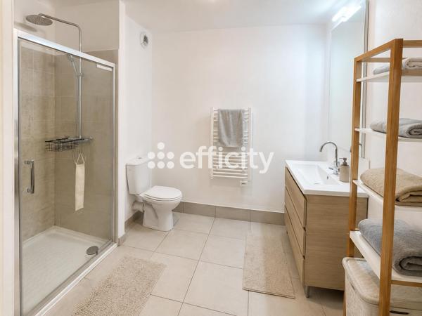 Appartement
         3 pièces
        - 52 m² 170 000 € *