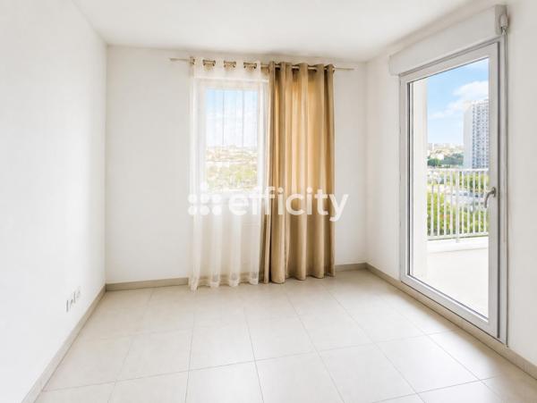 Appartement
         3 pièces
        - 52 m² 170 000 € *