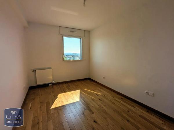 Appartement à louer 2 pièces 59.51m²