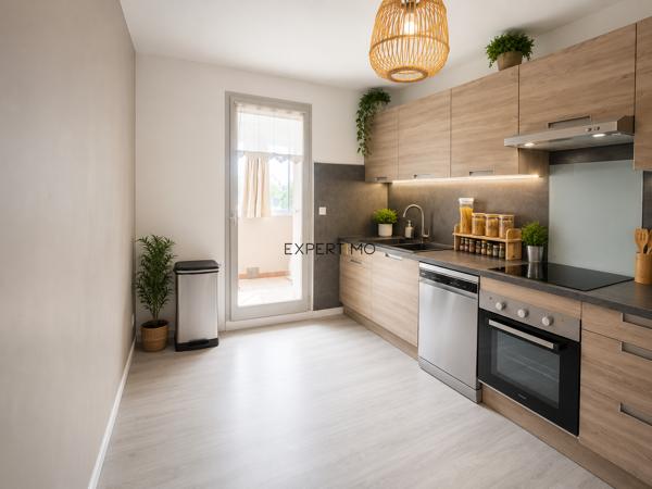 APPARTEMENT TYPE 2 BIS, AVEC LOGGIA