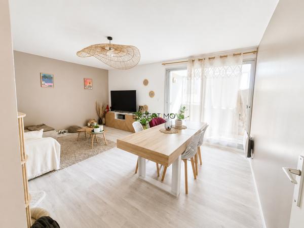 APPARTEMENT TYPE 2 BIS, AVEC LOGGIA