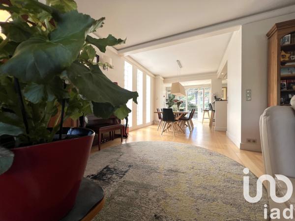 Maison à vendre 9 pièces 215 m² Marnes-la-Coquette