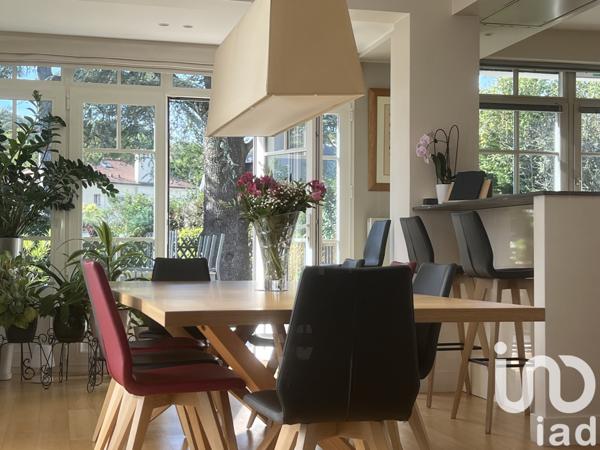 Maison à vendre 9 pièces 215 m² Marnes-la-Coquette