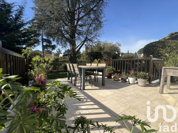 Maison à vendre 9 pièces 215 m² Marnes-la-Coquette