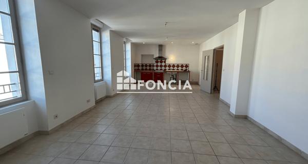 Location Appartement 3 pièces 77.7 m² - Orange 84100
