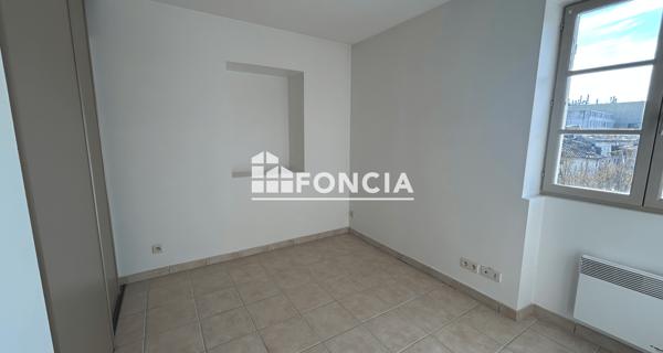 Location Appartement 3 pièces 77.7 m² - Orange 84100
