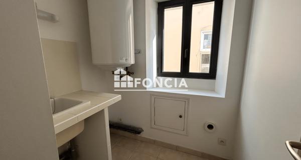 Location Appartement 3 pièces 77.7 m² - Orange 84100