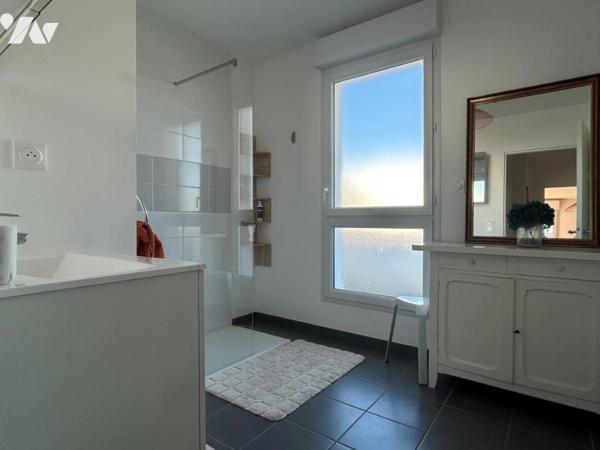 NANTES – Chalâtres. Dans immeuble de 2021, au 4ᵉ et dernier avec asc,T3 de 62,40 m² avec terrasse