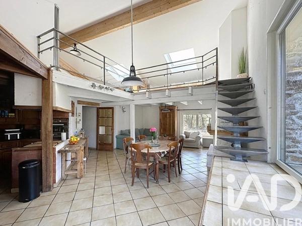 Maison à vendre 8 pièces 178 m² Saint-Ferréol-d'Auroure