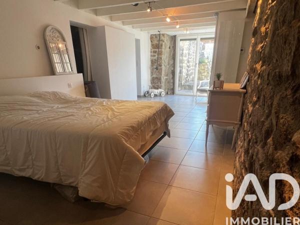 Maison à vendre 8 pièces 178 m² Saint-Ferréol-d'Auroure