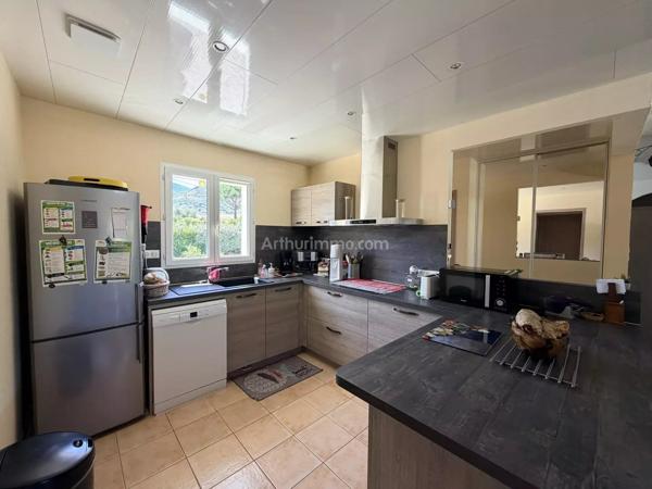Vente                                                      Villa
                        
                     5 pièces                      111 m2                     à Calenzana