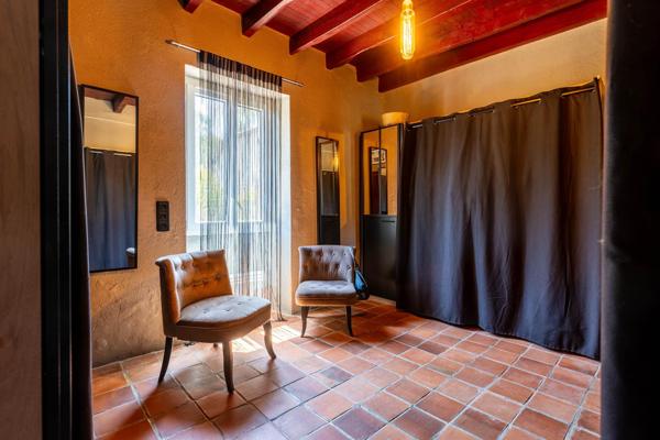 Maison ancienne rénovée avec grange sur terrain clos de 925 m²