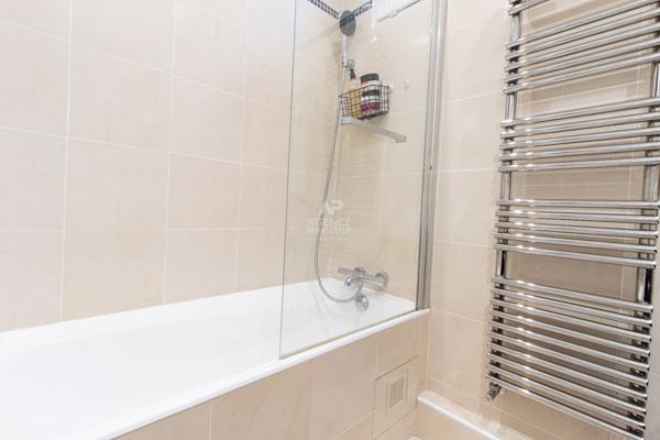 LAMARCK-CAULAINCOURT €945 000 ** - Référence 6813-NG
