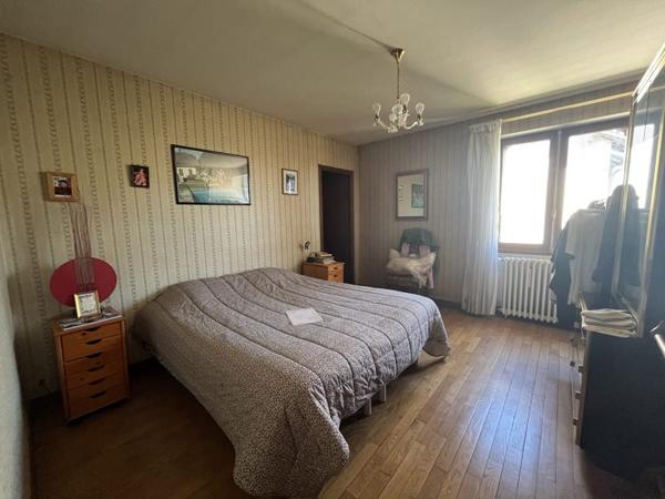 Maison à vendre |  Thiviers |  9 pièces | 210 m²