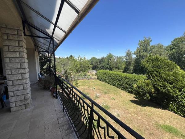 Maison à vendre |  Thiviers |  9 pièces | 210 m²