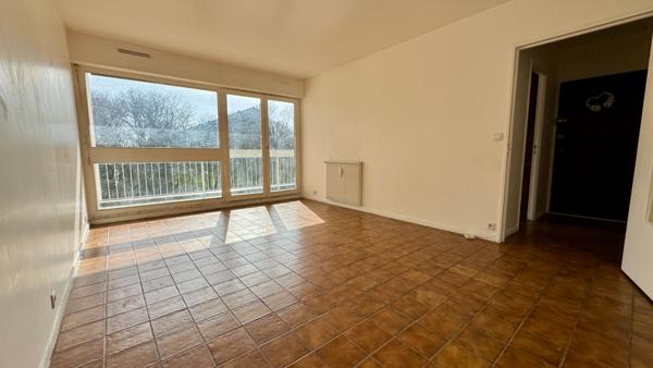 4 pièces à rénover ? Cadre familial et nature proche des bords de Seine à Évry