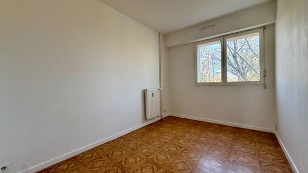 4 pièces à rénover ? Cadre familial et nature proche des bords de Seine à Évry