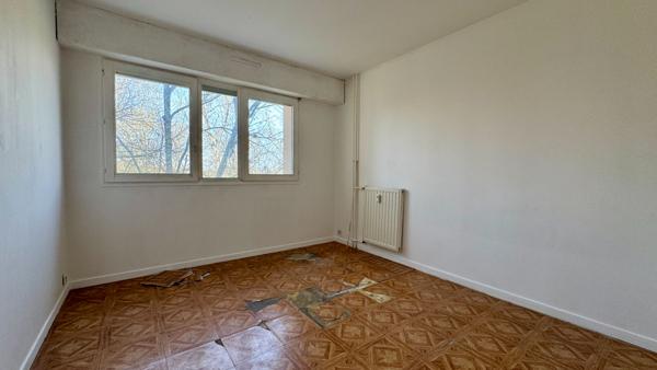 4 pièces à rénover ? Cadre familial et nature proche des bords de Seine à Évry