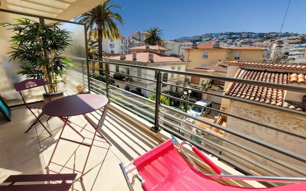 Appartement à vendre    3 pièces • 53 m2 Nice