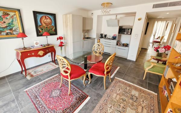 Appartement à vendre    3 pièces • 53 m2 Nice