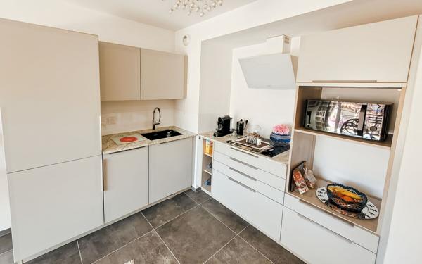 Appartement à vendre    3 pièces • 53 m2 Nice