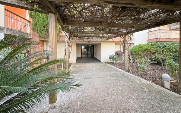 Appartement à vendre    2 pièces • 63 m2 Toulon