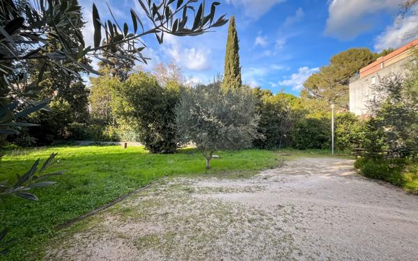 Appartement à vendre    2 pièces • 63 m2 Toulon
