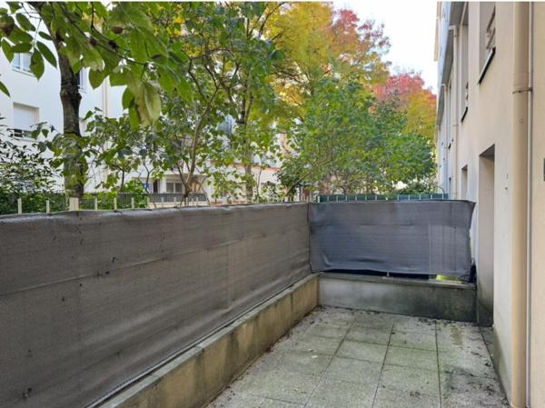 Villejuif - Studio de 29 m² - avec grande terrasse et parking en sous-sol