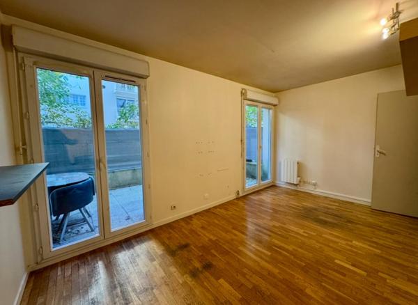 Villejuif - Studio de 29 m² - avec grande terrasse et parking en sous-sol