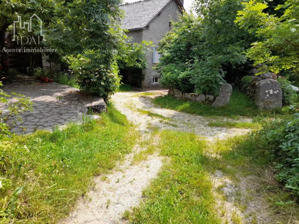 Vente Terrain 1600 m2 à Saint-Denis-en-Margeride