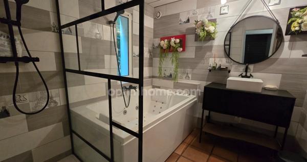 Maison d'architecte d'exception de 230m² à vendre sur LEOGNAN (33)