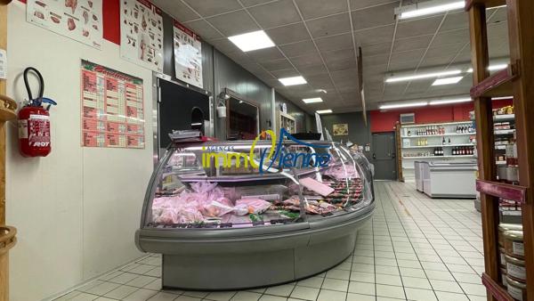 Vente                                                      Fonds de commerce
                        
                                         630 m2                     à Poitiers